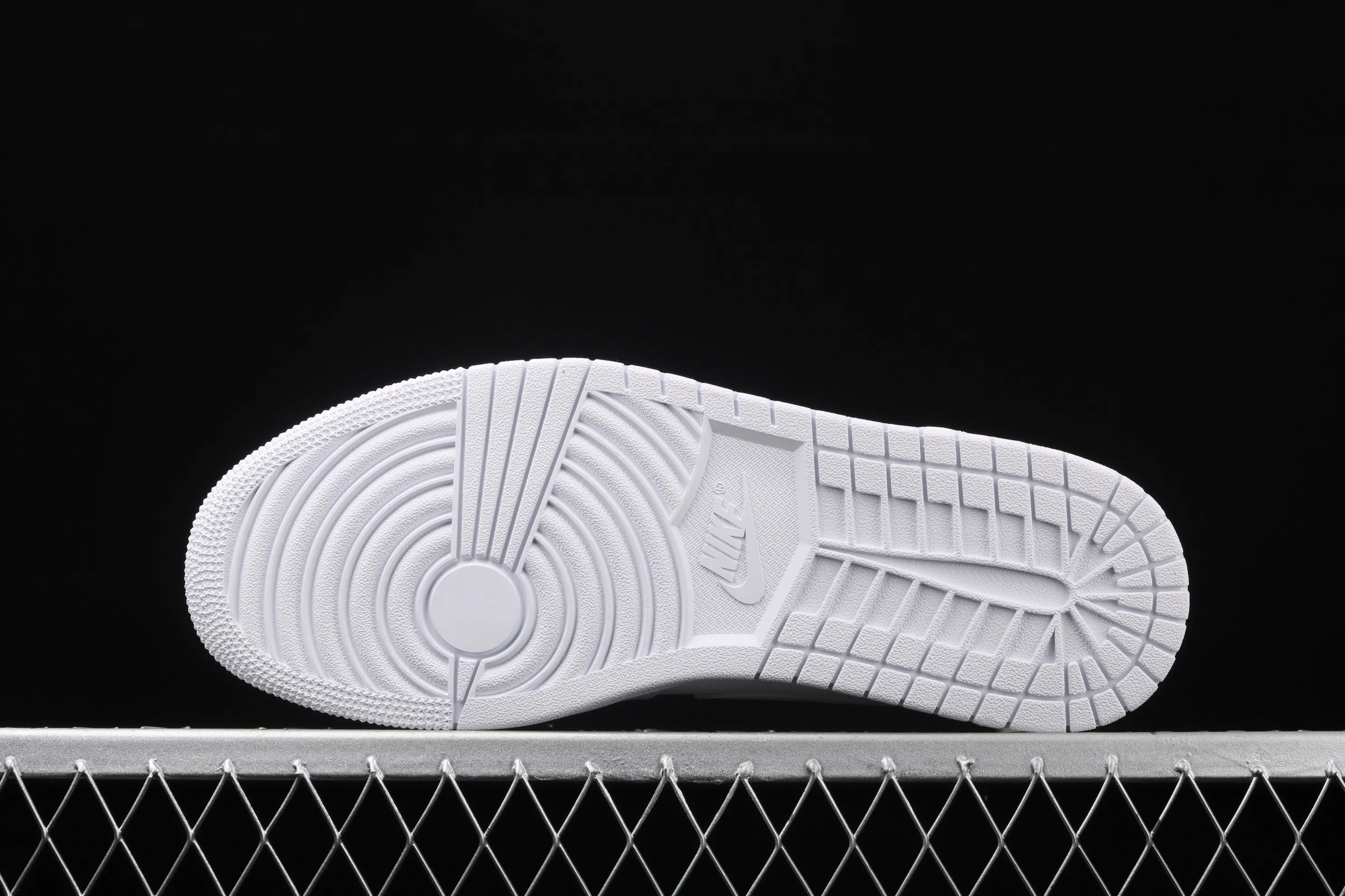 All Categories Air Jordan Jordan Series Basketball Shoes Air Jordan 1 Mid Air Jordan 1 Mid AJ1 Joe 1 China Tour 2020 Breaking Alliance CW7589-100